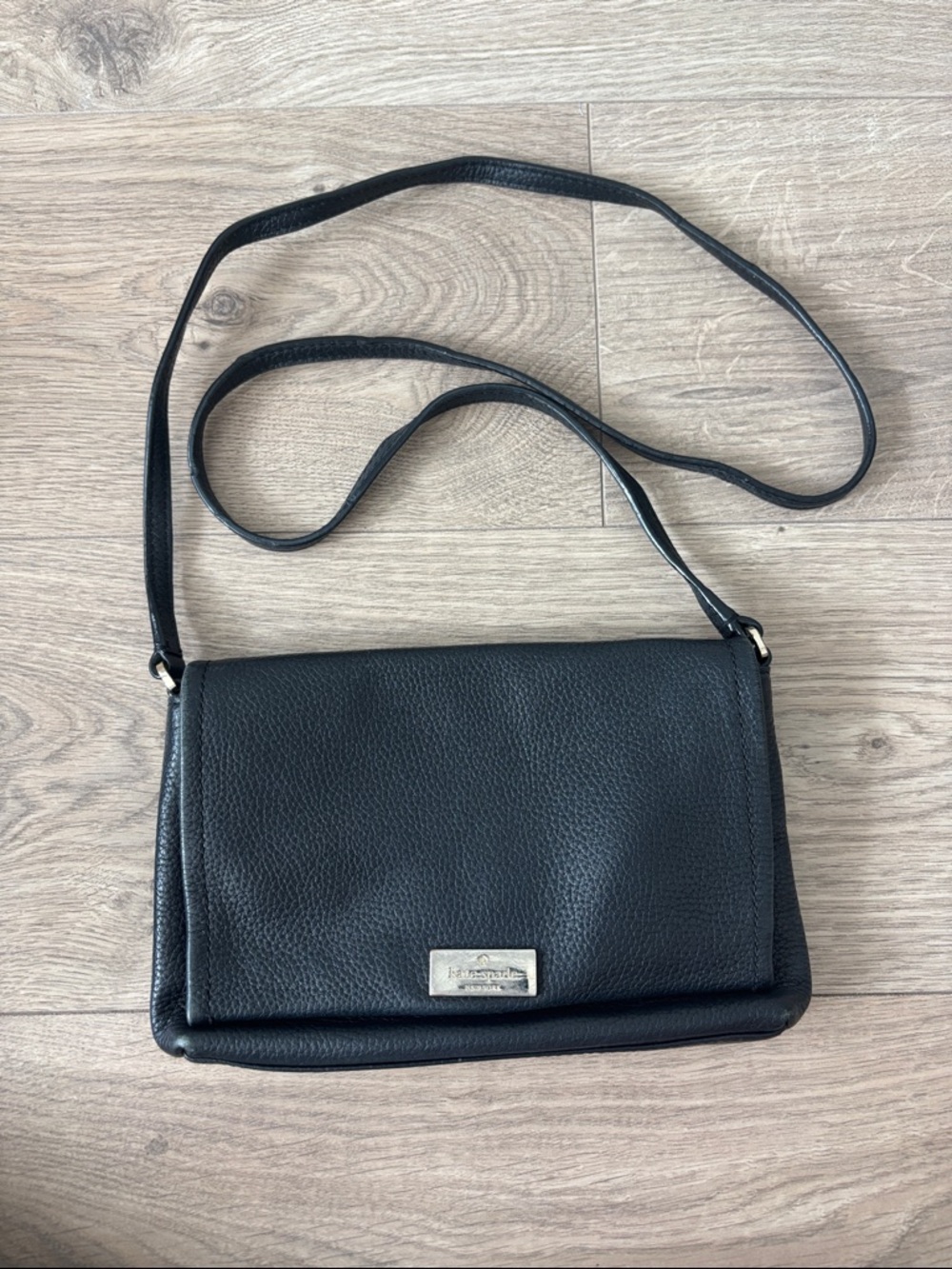 Kate Spade Black Leather Crossbody Bag, Magnetic closure